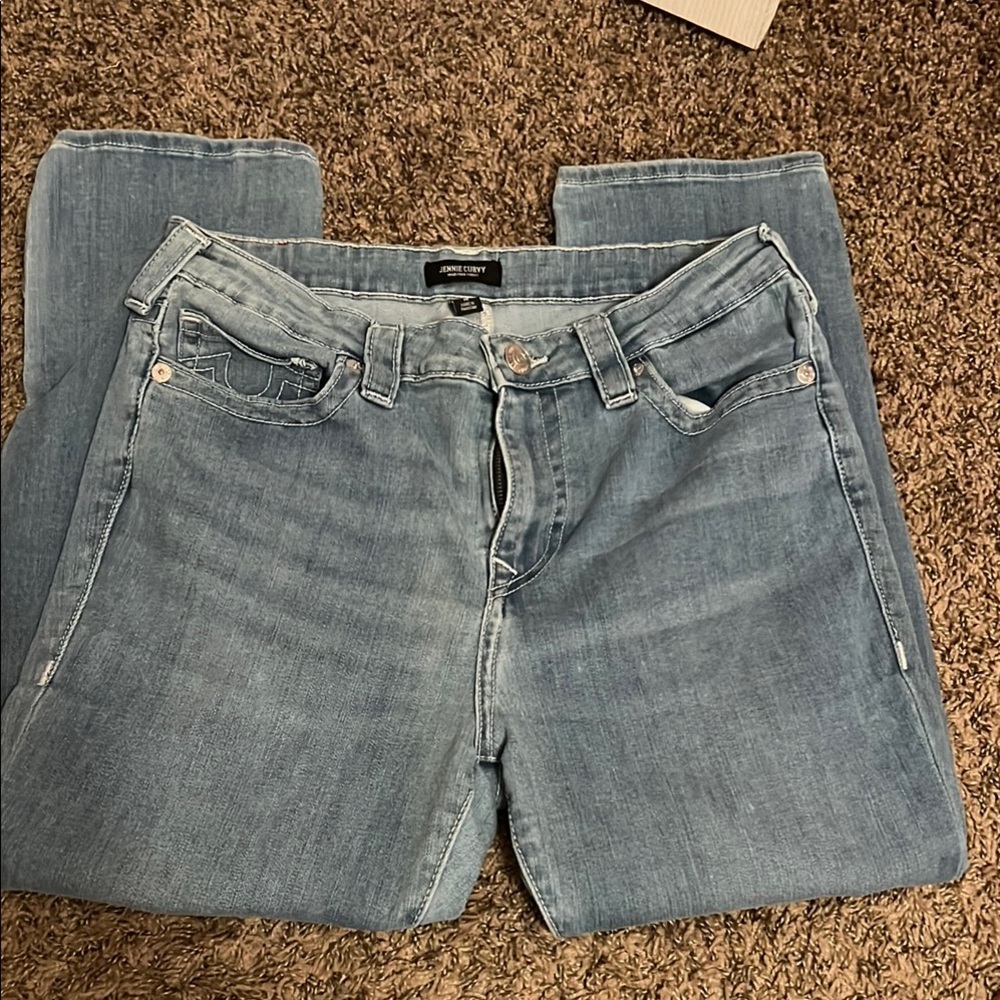 True Religion Midrise Capri Jeans with Light Wash and Whiskering, Jenny Curvy